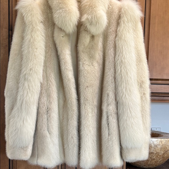 Luxurious mink Cream Jacket with pockets Size 6 - Picture 2 of 12